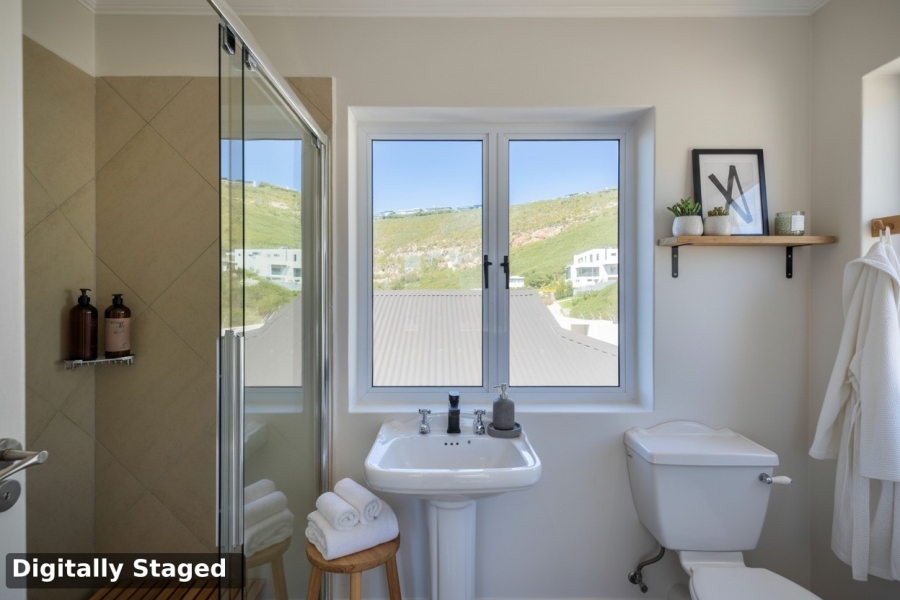 5 Bedroom Property for Sale in Whale Rock Western Cape